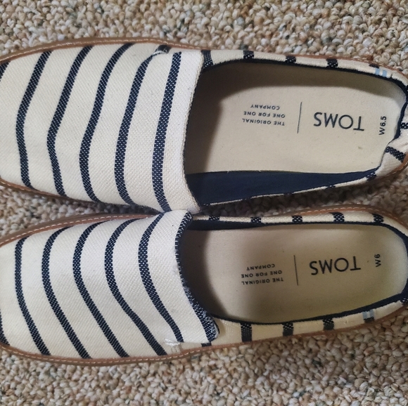 Toms Mules Split Sized 6/6.5 NEW - Picture 1 of 3